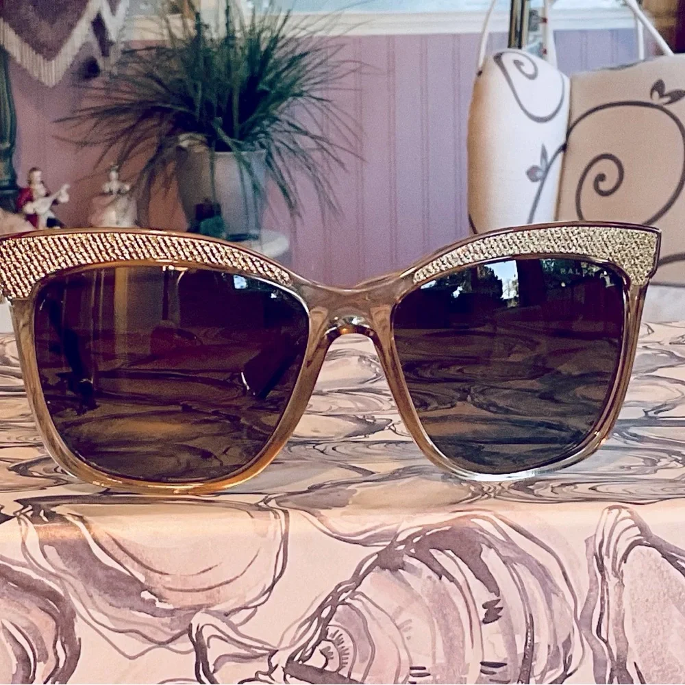 RALPH LAUREN CAT-EYE SUNGLASSES - Picture 3 of 9